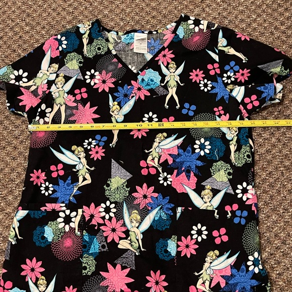 Disney Tinkerbell Be Mine Heart Scrub Top Med Nurse CNA Medical Pre-owned EUC! - Picture 5 of 10